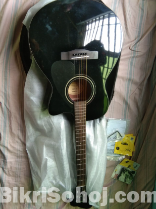 YAMAHA FS100C (Made in Indonesia, Glossy Black finish)